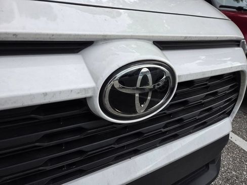 Used 2023 Toyota RAV4 XLE w/ Convenience Package FWD image 2