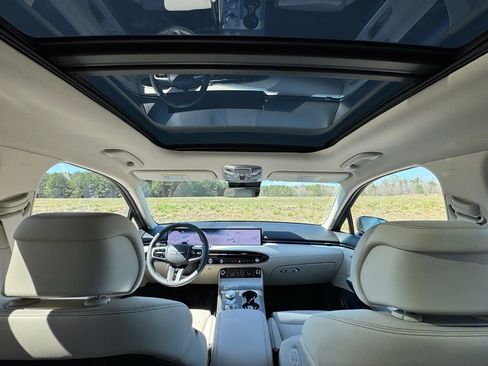 New 2026 Genesis GV70 2.5T Select image 3