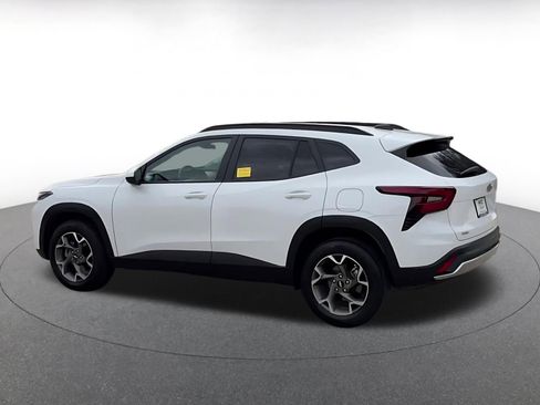 Used 2025 Chevrolet Trax LT image 10