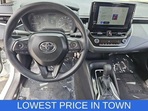 Used 2025 Toyota Corolla LE FWD image 15
