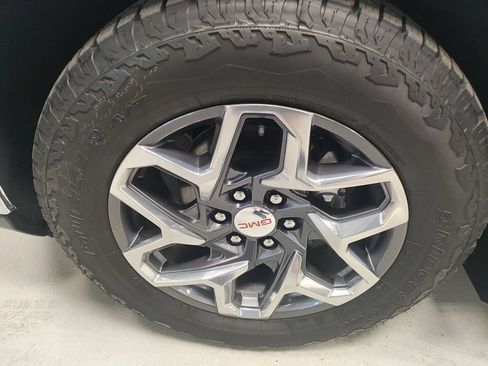 New 2026 GMC Sierra 1500 SLT w/ SLT Premium Plus Package AWD/4WD image 16