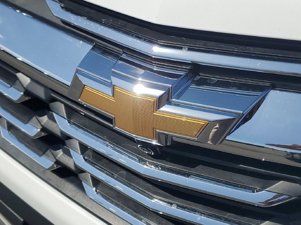 Used 2026 Chevrolet Equinox LT w/ Safety and Technology Package FWD image 31