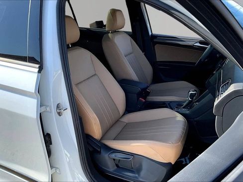 Used 2024 Volkswagen Tiguan SE R-Line FWD image 31