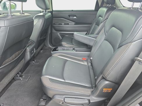 Used 2023 Nissan Pathfinder SL w/ SL Premium Package AWD/4WD image 11