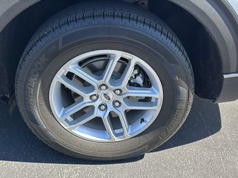 Certified 2025 Ford Explorer Active AWD/4WD image 8