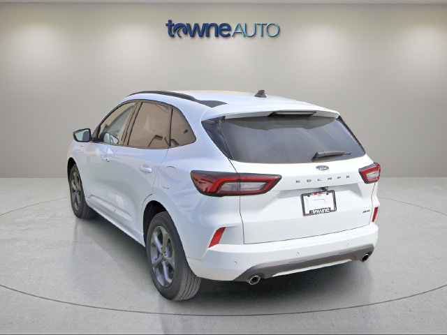 Used 2023 Ford Escape ST-Line w/ Tech Pack #1 AWD/4WD image 3