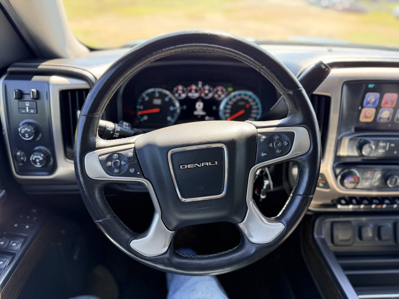 Used 2017 GMC Sierra 1500 Denali w/ Denali Ultimate Package AWD/4WD image 20