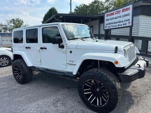 Used 2017 Jeep Wrangler Unlimited Sahara w/ Max Tow Package AWD/4WD image 1