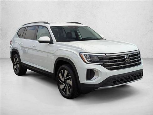 Used 2025 Volkswagen Atlas SE image 6