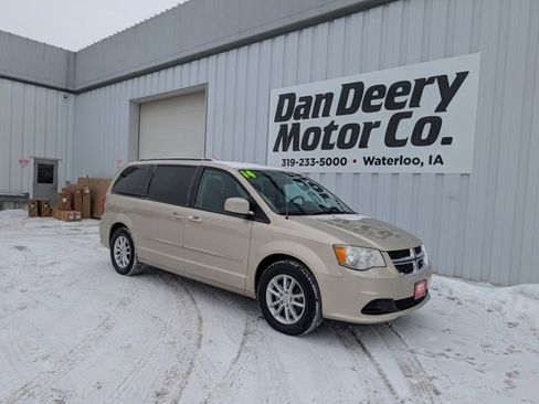 Used 2014 Dodge Grand Caravan SXT image 2