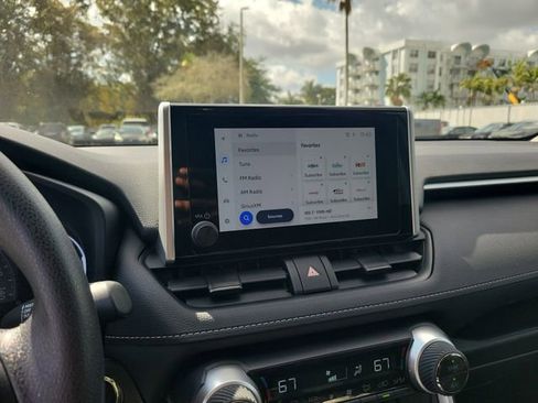 Used 2025 Toyota RAV4 XLE image 19