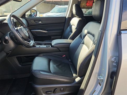 Certified 2022 Nissan Pathfinder SL image 14