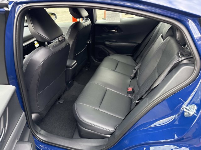 Used 2027 Toyota Prius XLE FWD image 17