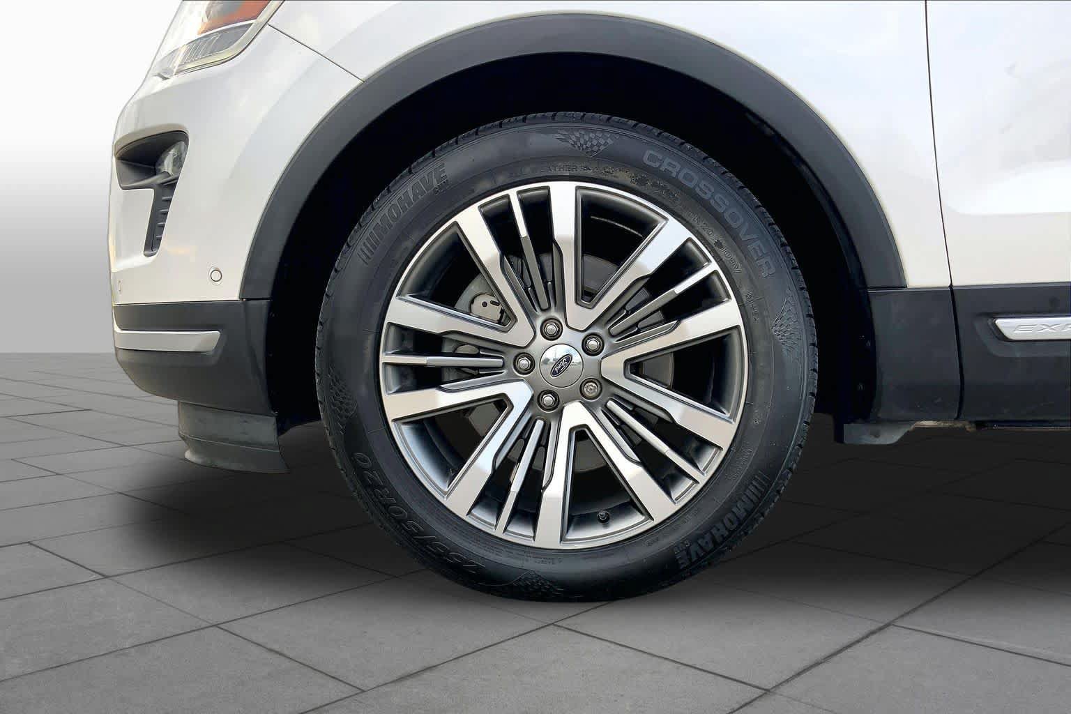 Used 2019 Ford Explorer Platinum AWD/4WD image 10