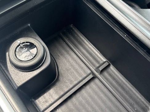 Used 2025 Ford Expedition Active RWD image 36