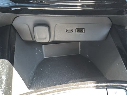 Certified 2024 Chevrolet Trax RS w/ Driver Confidence Package FWD image 18