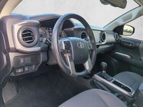Used 2022 Toyota Tacoma SR5 RWD image 10