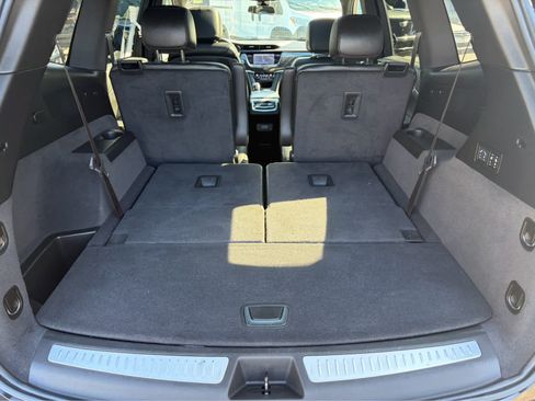 Used 2025 Cadillac XT6 Premium Luxury AWD/4WD image 29
