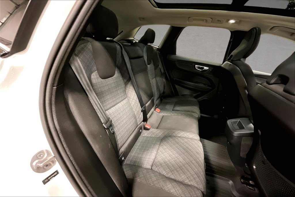 Certified 2024 Volvo XC60 B5 Core AWD/4WD image 26