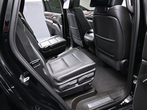 Used 2021 Cadillac Escalade Premium Luxury image 20