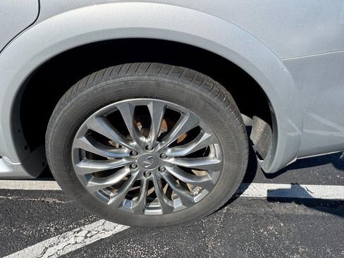 Used 2015 INFINITI QX80 4WD w/ 22" Wheel Package image 7