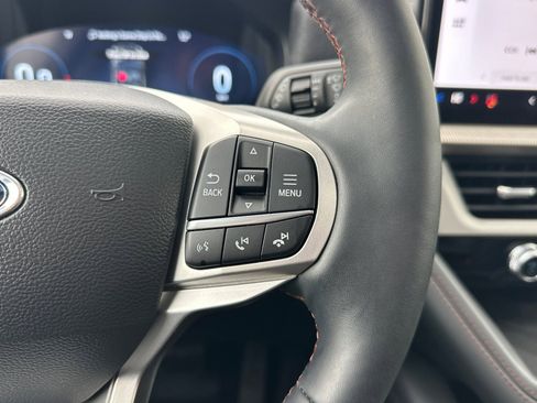 Used 2025 Ford Explorer Active w/ Active Comfort Package image 33
