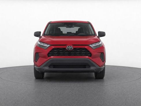 Used 2025 Toyota RAV4 LE AWD/4WD image 5