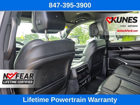Used 2024 Jeep Wagoneer Series II w/ Flexible Seating Group AWD/4WD image 16