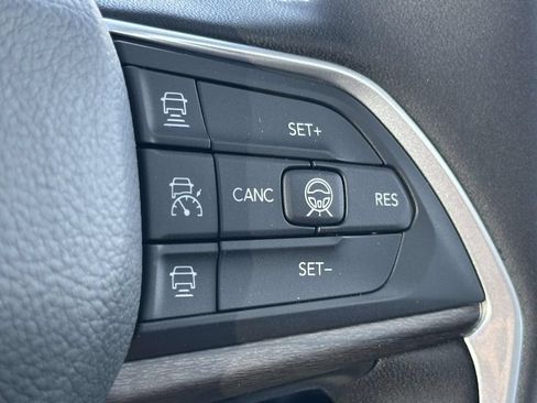 New 2026 Jeep Grand Cherokee L 4WD image 23