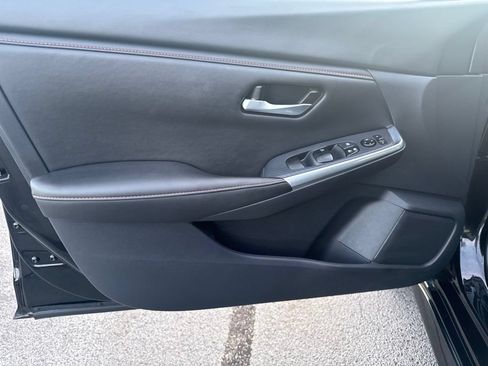 Used 2025 Nissan Sentra SR FWD image 13
