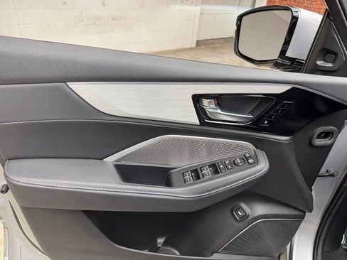 Used 2023 Acura MDX SH-AWD w/ Technology Package image 11