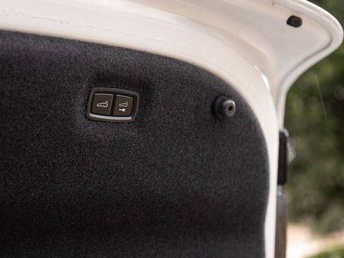 Certified 2020 Porsche Taycan Turbo AWD/4WD image 31