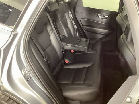 Used 2018 Volvo XC60 T5 Momentum w/ Vision Package AWD/4WD image 34