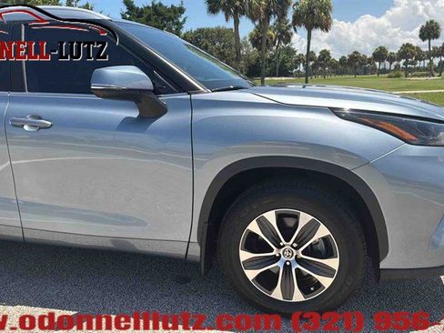 Used 2023 Toyota Highlander XLE FWD image 35
