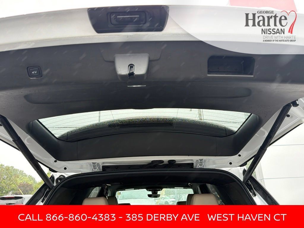 Used 2023 Chevrolet Traverse Premier AWD/4WD image 27