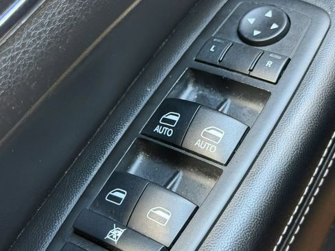Used 2017 Jeep Grand Cherokee Limited w/ Luxury Group II AWD/4WD image 31