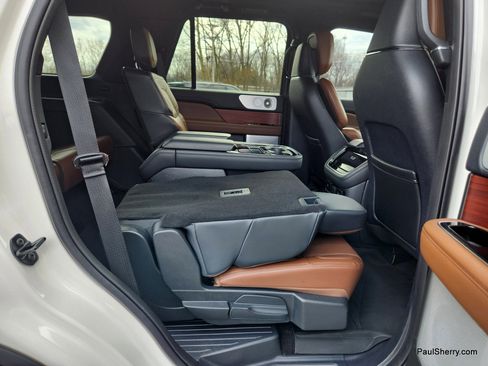 Used 2023 Lincoln Navigator Reserve image 50