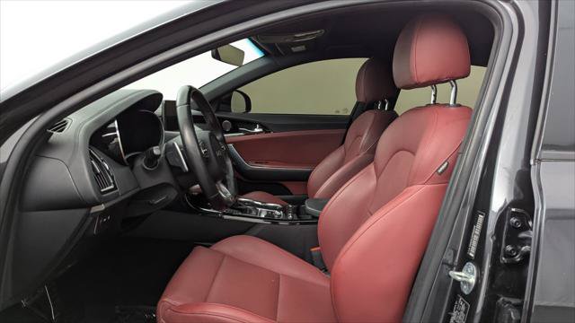 Used 2023 Kia Stinger GT-Line w/ Sun & Sound Package RWD image 16