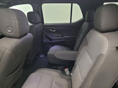 Used 2023 Chevrolet Traverse LT w/ LPO, Cargo Package AWD/4WD image 18