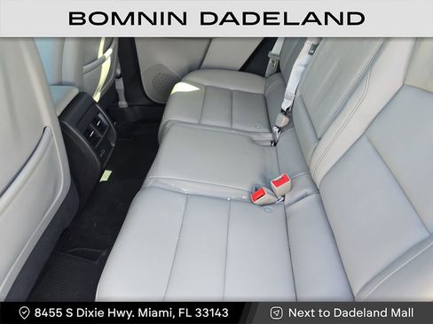 Used 2023 Cadillac XT4 Luxury image 14