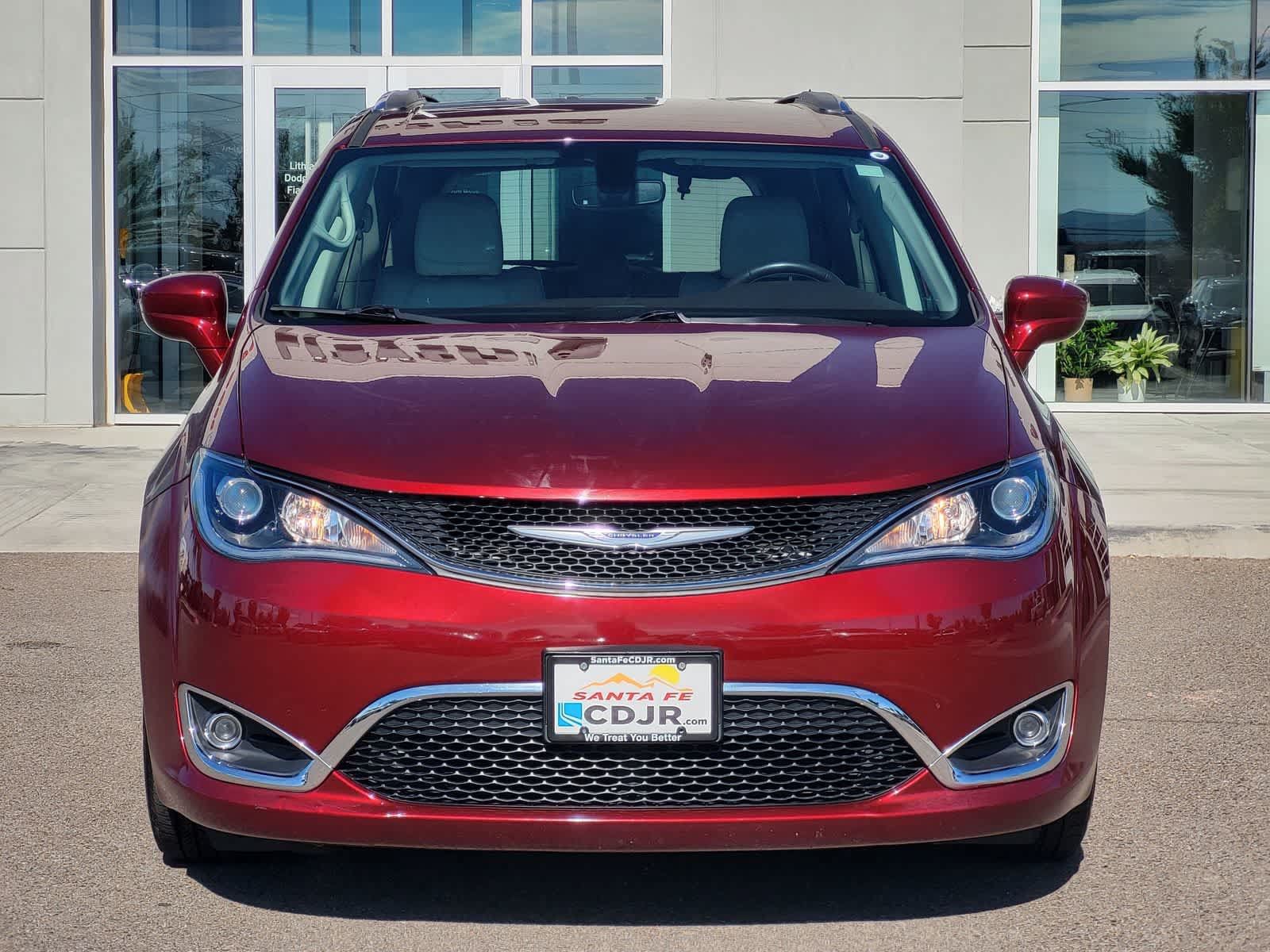 Used 2020 Chrysler Pacifica Touring-L Plus w/ Tire & Wheel Group FWD image 2