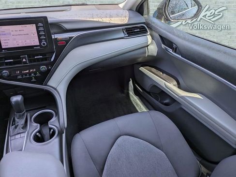 Used 2022 Toyota Camry LE FWD image 17