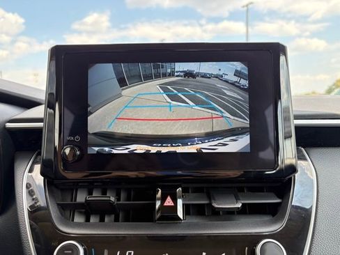 Used 2023 Toyota Corolla LE image 18