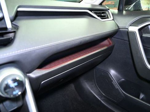 Used 2022 Toyota RAV4 Limited image 33