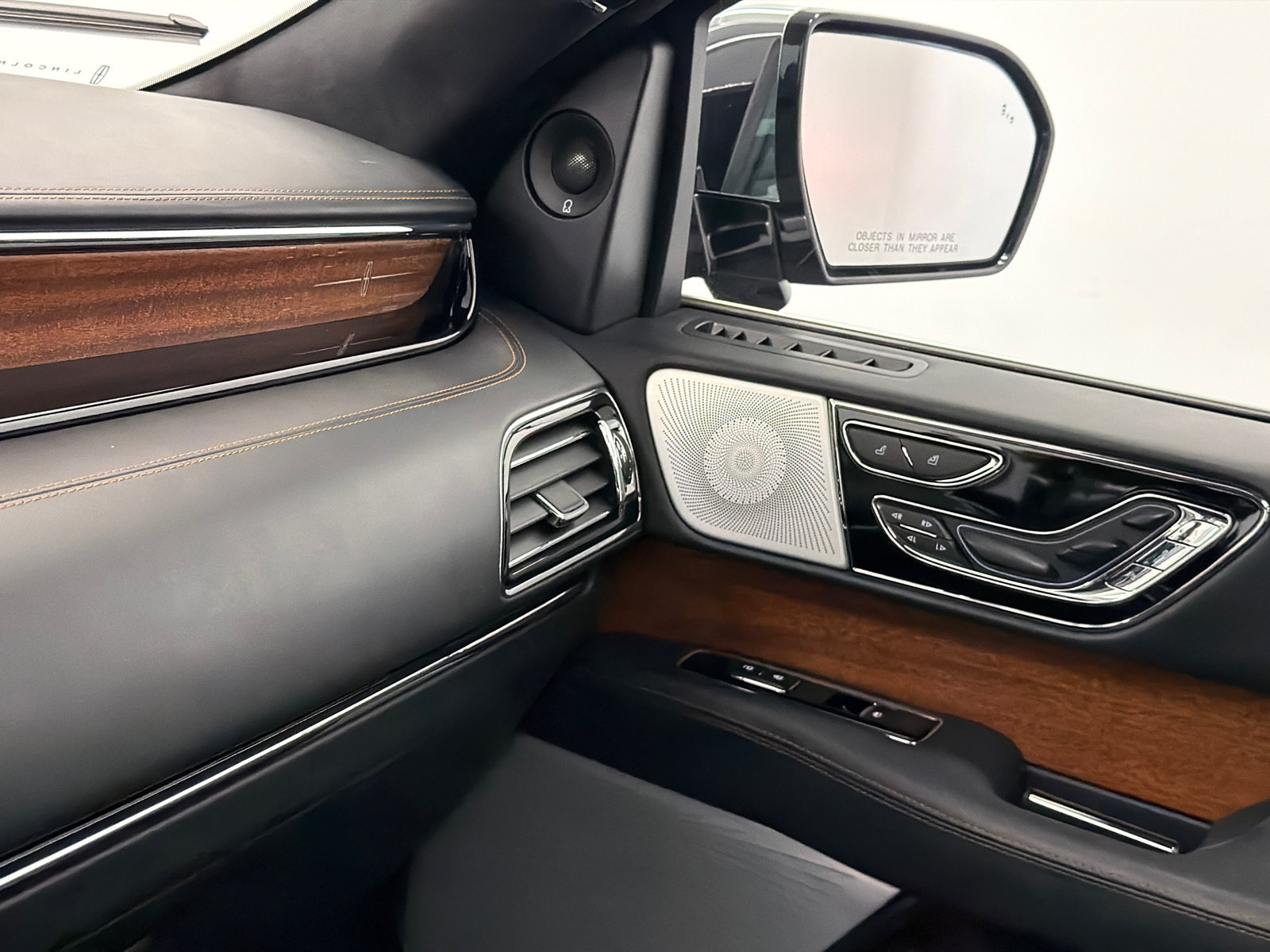 Used 2023 Lincoln Navigator Black Label AWD/4WD image 37