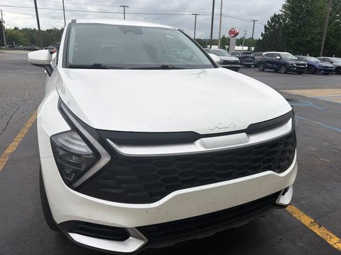 Used 2023 Kia Sportage LX AWD/4WD image 2