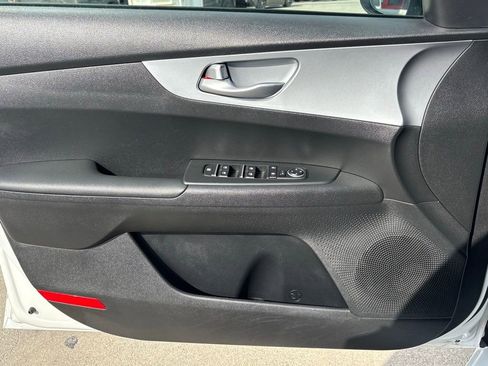 Used 2023 Kia Forte LXS image 11