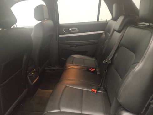 Used 2016 Ford Explorer XLT w/ Equipment Group 202A AWD/4WD image 18