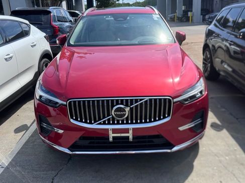 Used 2023 Volvo XC60 B6 Ultimate w/ Protection Package Premier AWD/4WD image 2
