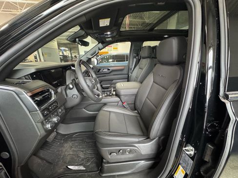 New 2026 GMC Yukon XL Denali w/ Denali Reserve Package image 22